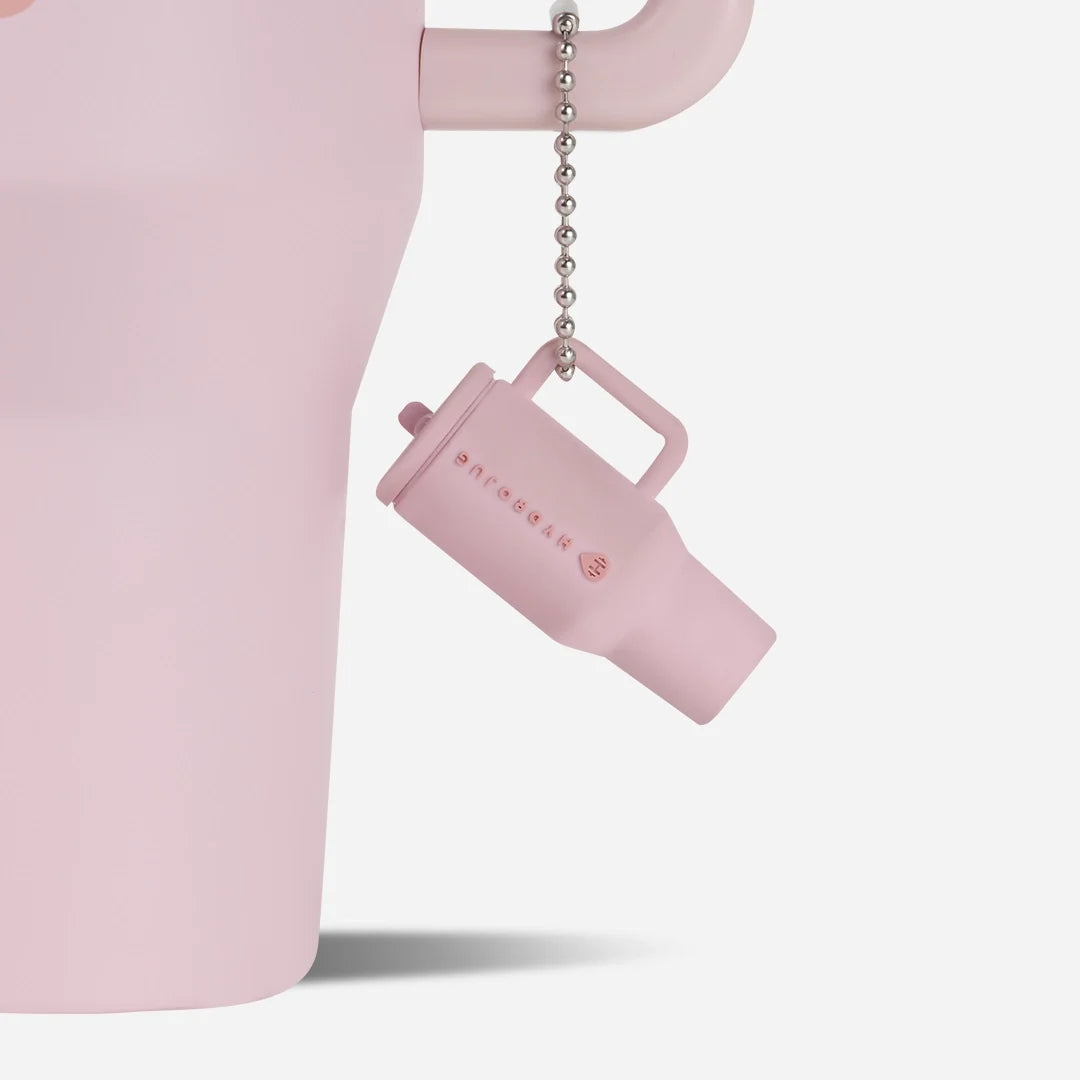 traveler-keychain-m3 Web-TravelerKeychainPhotos-PinkSand2.webp